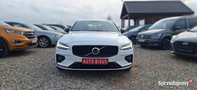 Biały (metalik, perła) Używany 2024 Volvo S60 Plus Sedan/Limuzyna | 169 900 zł (Uczciwa cena) - Obraz 1/4