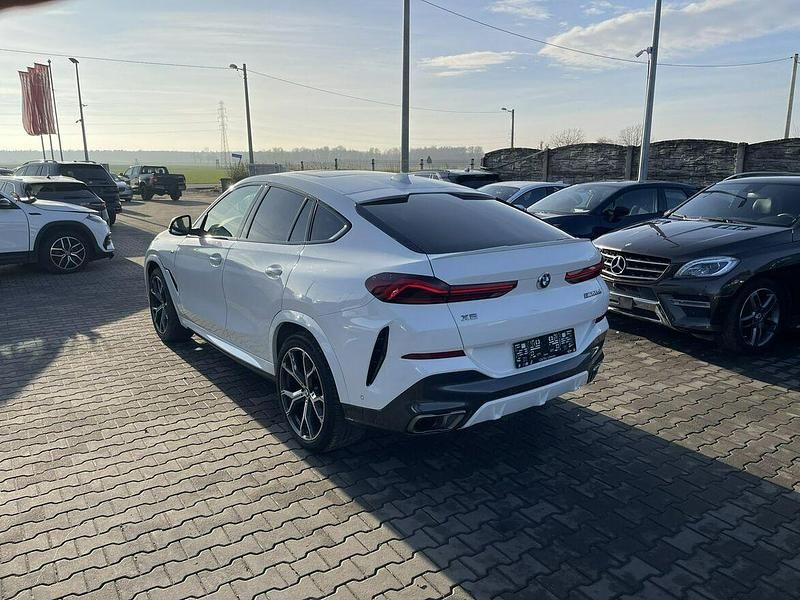 Używany BMW X6 M50 400 KM (294 kW) 2020 Biały SUV