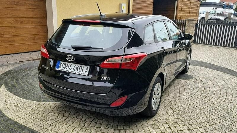 Używany Hyundai i30 110 KM (80 kW) 2015 Czarny (metalik) Kombi