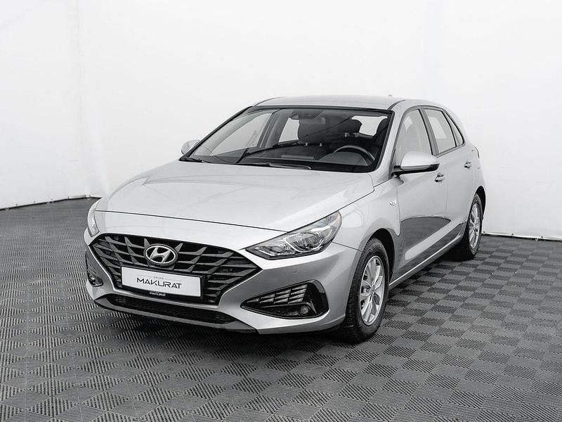 Używany Hyundai i30 110 KM (80 kW) 2022 Srebrny (metalik) Hatchback