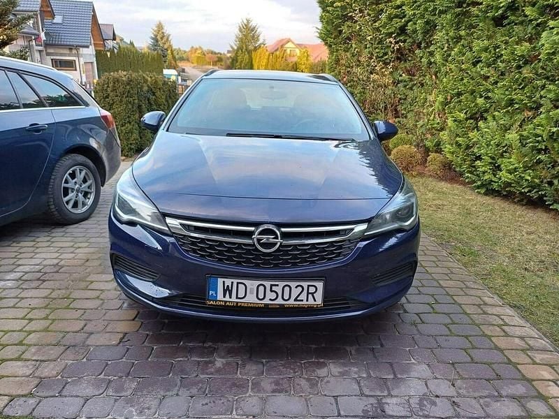 Używany Opel Astra 110 KM (80 kW) 2016 Granatowy Kombi
