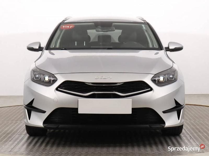 Srebrny Używany 2022 Kia Ceed Kombi | 75 999 zł (Uczciwa cena) - Obraz 1/4