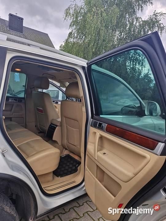 Srebrny Używany 2007 VW Touareg SUV | 35 000 zł (Drogi) - Obraz 1/4
