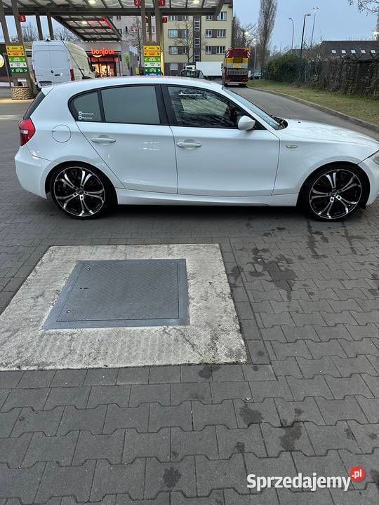 Biały Używany 2007 BMW 123 Hatchback | 19 000 zł - Obraz 1/4