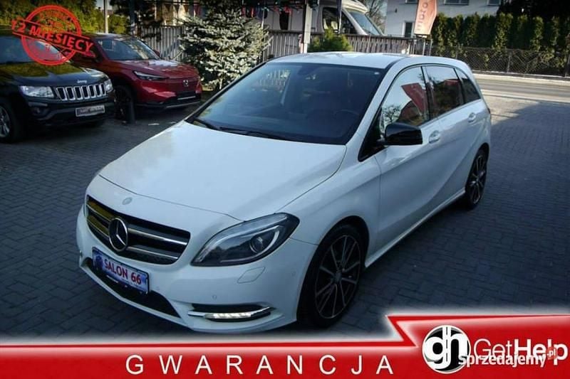 Biały Używany 2012 Mercedes B200 Minivan | 41 800 zł (Dobra cena) - Obraz 1/4