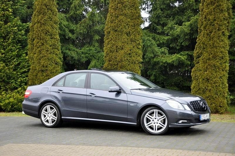 Używany Mercedes E350 AMG 231 KM (169 kW) 2009 Szary Sedan/Limuzyna