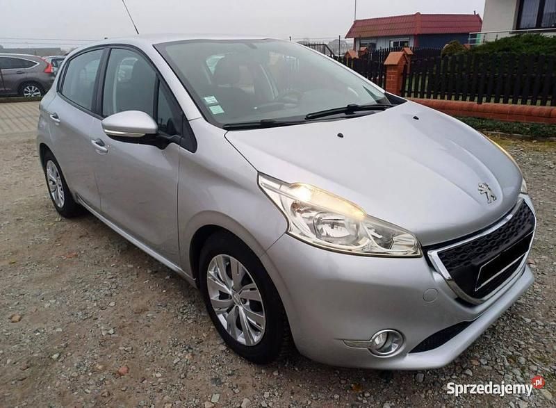 Używany Peugeot 208 92 KM (67 kW) 2012 Srebrny Hatchback