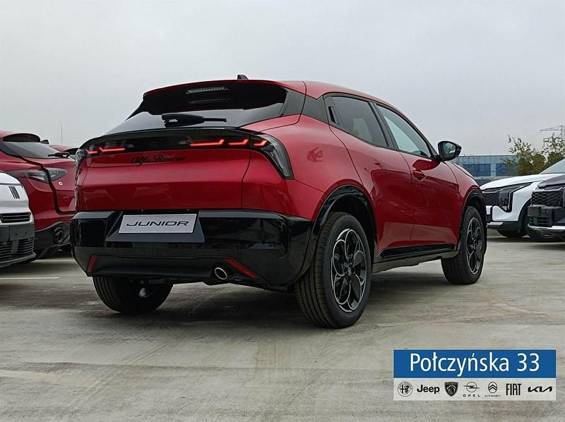 Nowe Alfa Romeo GT Junior 145 KM (106 kW) 2025 Czerwony (metalik) Hatchback