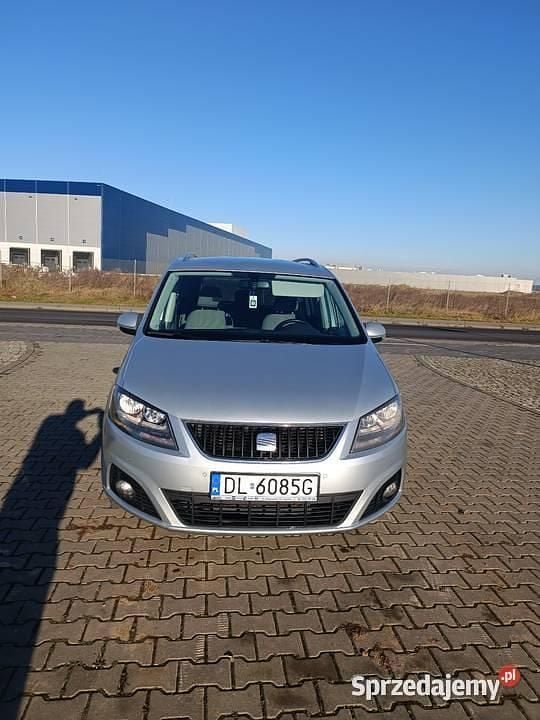 Srebrny Używany 2011 Seat Alhambra Minivan | 32 500 zł (Uczciwa cena) - Obraz 1/4