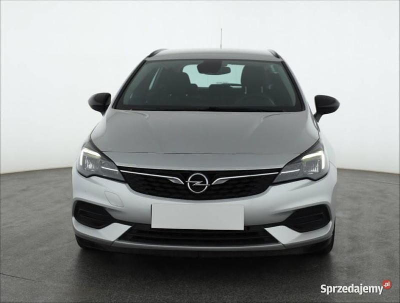 Srebrny Używany 2021 Opel Astra Kombi | 39 499 zł (Dobra cena) - Obraz 1/4