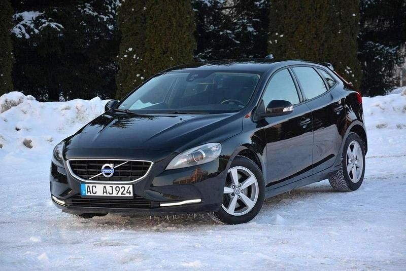 Używany Volvo V40 150 KM (110 kW) 2015 Czarny Hatchback