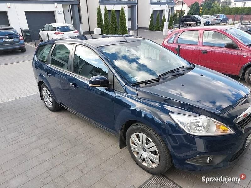 Używany Ford Focus 2010 Granatowy Kombi