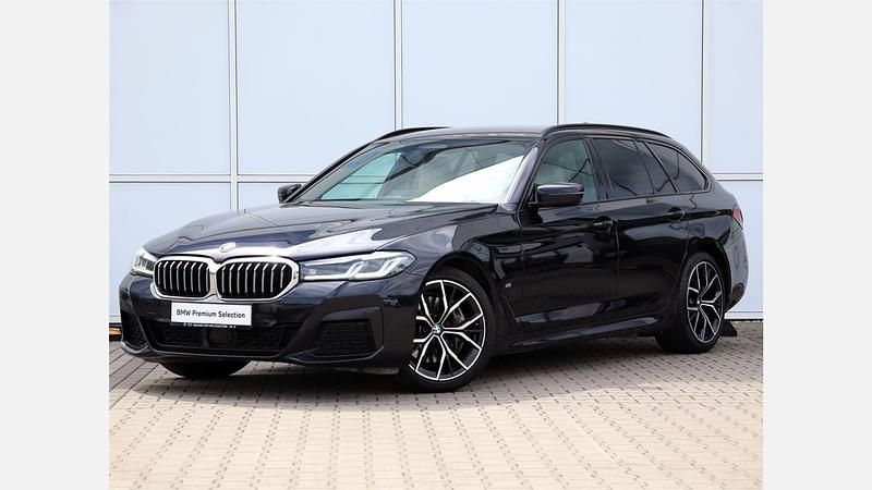 Czarny carbon m metalizowany Używany 2021 BMW 530 Shadowline Kombi | 184 900 zł (Super Cena) - Obraz 1/3