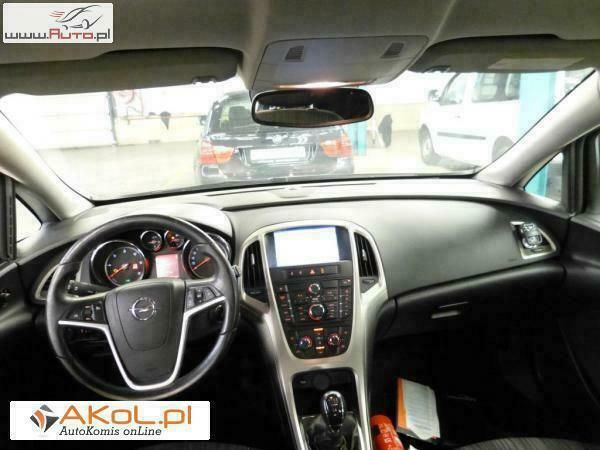 Używany Opel Astra 171 KM (125 kW) 2010 Niebieski Hatchback