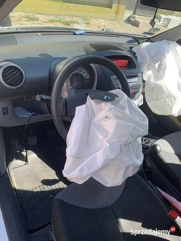 Używany Peugeot 107 68 KM (50 kW) 2010 Hatchback