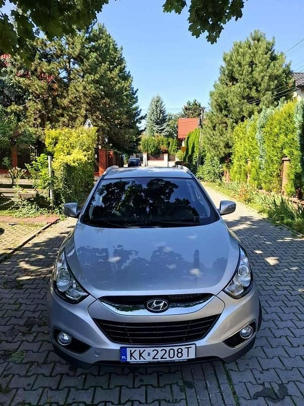 Srebrny Używany 2011 Hyundai ix35 SUV | 39 800 zł (Uczciwa cena) - Obraz 1/4