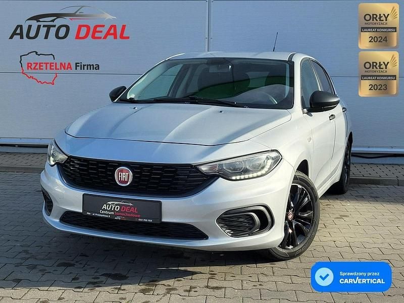 Srebrny (metalik) Używany 2019 Fiat Tipo Hatchback | 37 900 zł (Uczciwa cena) - Obraz 1/4
