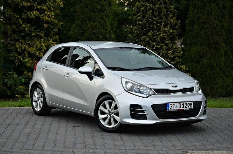 Srebrny Używany 2015 Kia Rio 2 Hatchback | 28 900 zł (Uczciwa cena) - Obraz 1/4