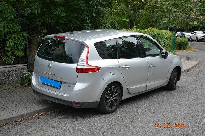 Srebrny Używany 2011 Renault Grand Scénic III Bose Edition Minivan | 17 500 zł (Uczciwa cena) - Obraz 1/4