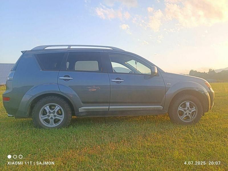 Szary Używany 2007 Mitsubishi Outlander SUV | 13 300 zł (Super Cena) - Obraz 1/4