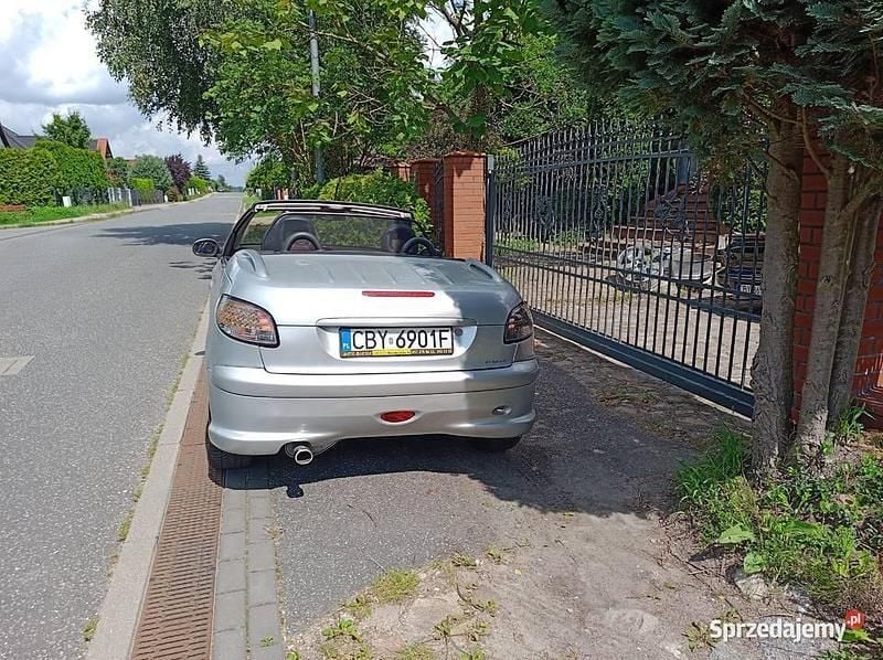 Srebrny Używany 2002 Peugeot 206 CC S16 Kabriolet | 9700 zł (Uczciwa cena) - Obraz 1/4