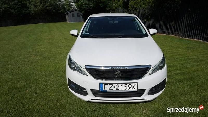 Biały Używany 2017 Peugeot 308 Hatchback | 41 999 zł (Uczciwa cena) - Obraz 1/4