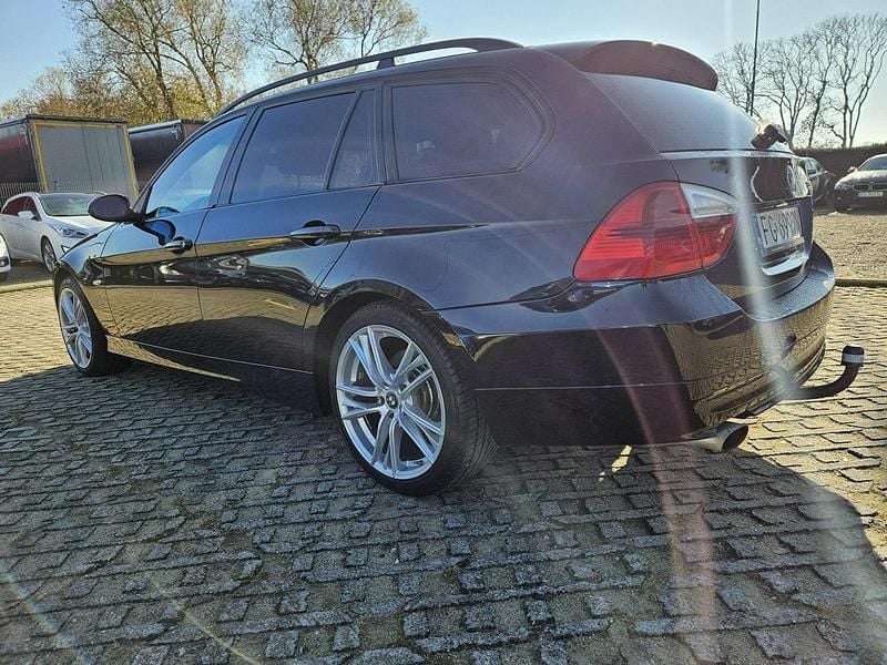 Używany BMW 320 170 KM (125 kW) 2008 Czarny (metalik) Kombi