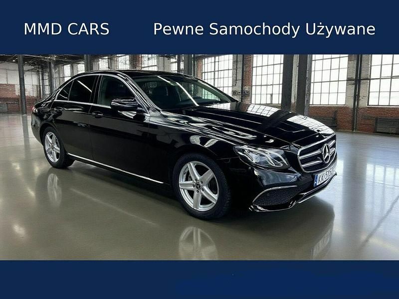 Używany Mercedes E200 150 KM (110 kW) 2018 Czarny (metalik) Sedan/Limuzyna