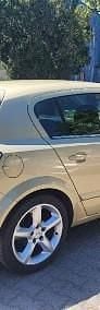 Używany Opel Astra 200 KM (147 kW) 2004 Inny kolor Hatchback