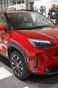 Używany Toyota Yaris Hybrid Comfort 116 KM (85 kW) 2023 Czerwony SUV