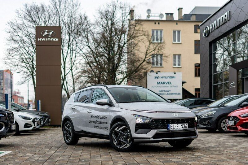 Szary Nowe 2024 Hyundai Bayon SUV | 93 900 zł (Uczciwa cena) - Obraz 1/4