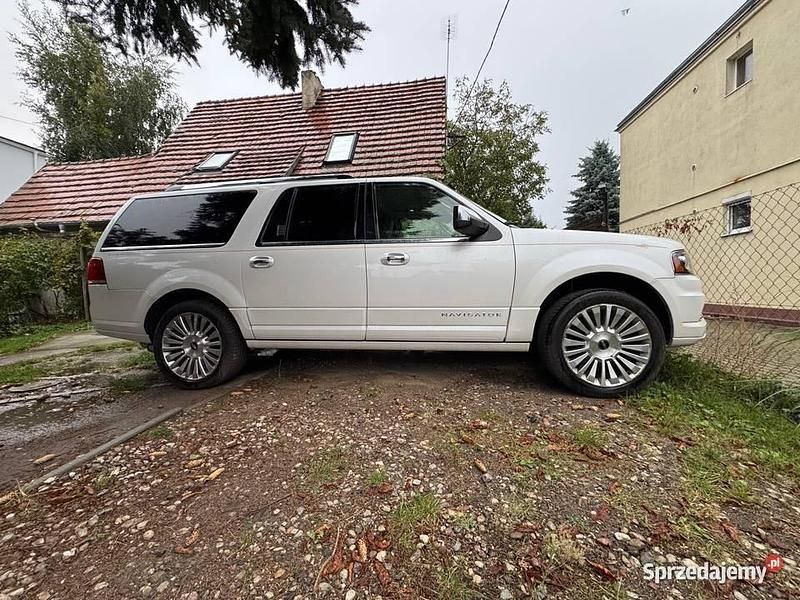Używany 2016 Lincoln Navigator SUV | 145 000 zł - Obraz 1/3