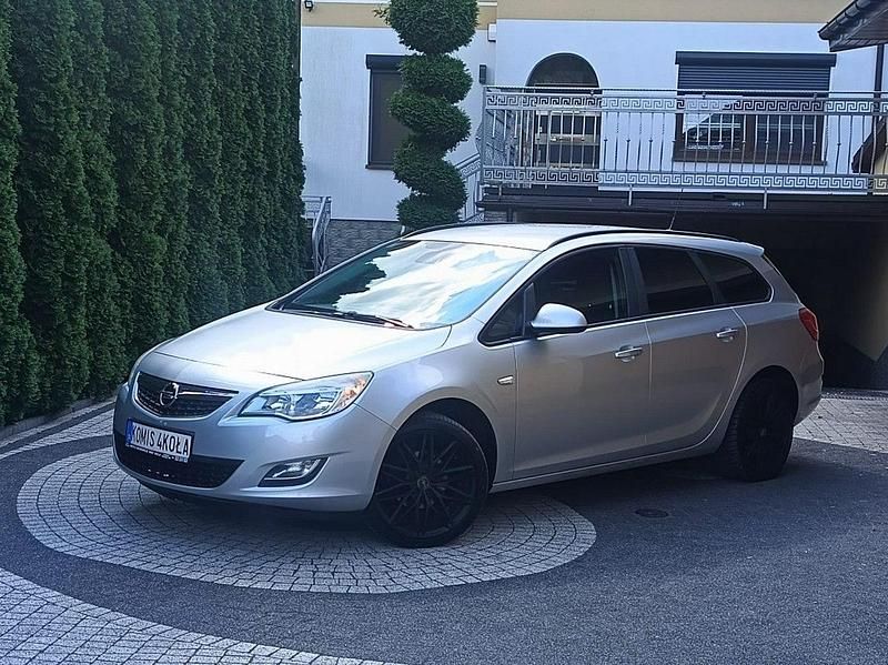 Używany Opel Astra 120 KM (88 kW) 2012 Srebrny Kombi