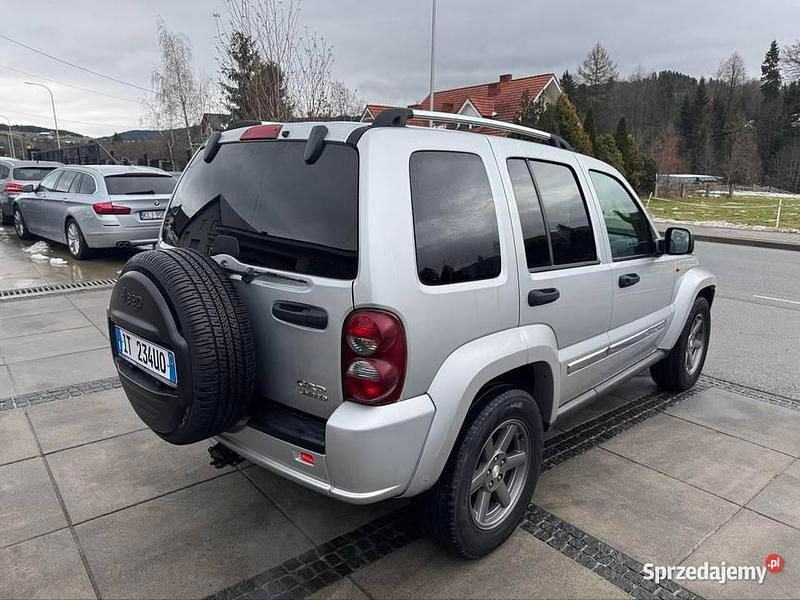 Używany Jeep Cherokee 2006 Srebrny SUV