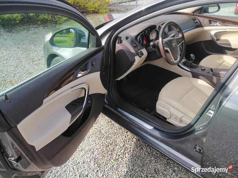 Używany Opel Insignia 2010 Czarny Sedan/Limuzyna