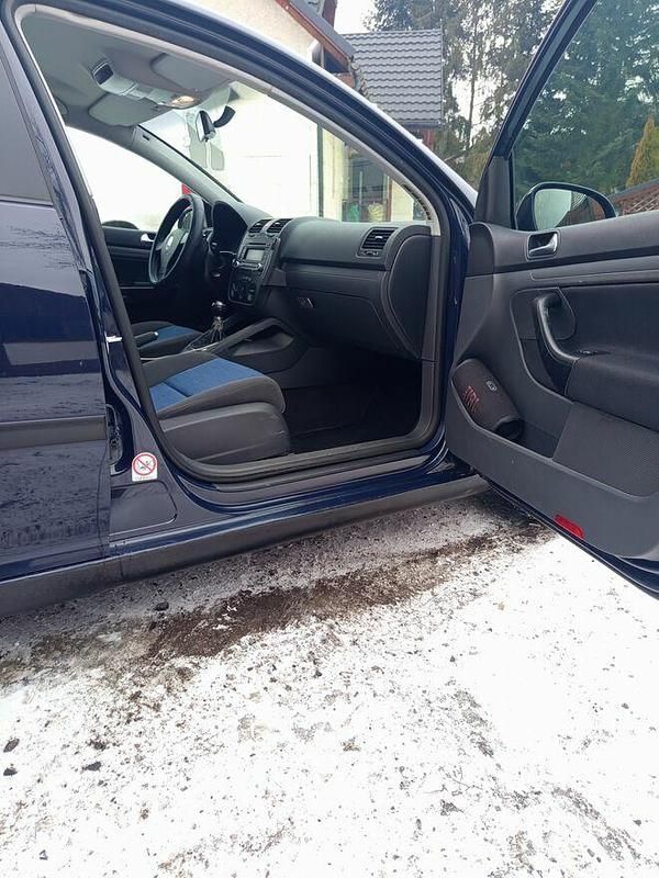 Używany VW Golf IV 2005 Niebieski Hatchback