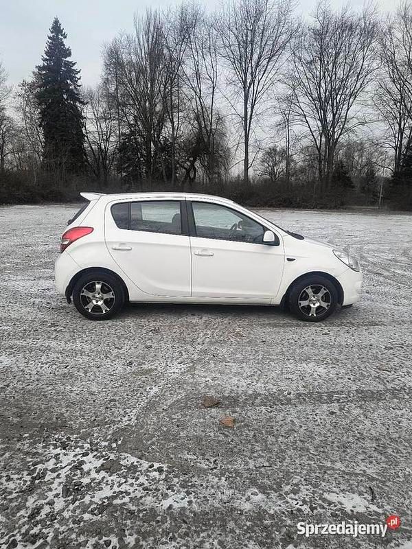 Biały Używany 2009 Hyundai i20 Hatchback | 10 900 zł (Uczciwa cena) - Obraz 1/4