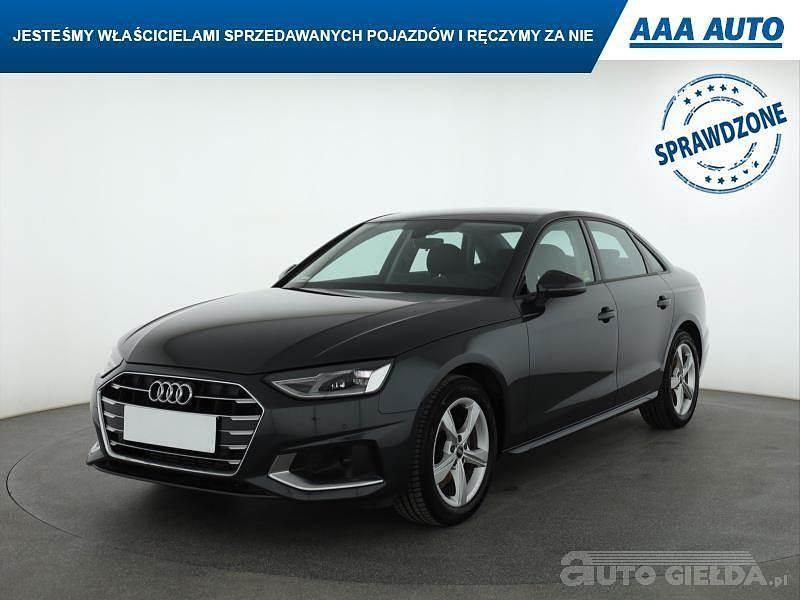 Używany Audi A4 2022 Szary