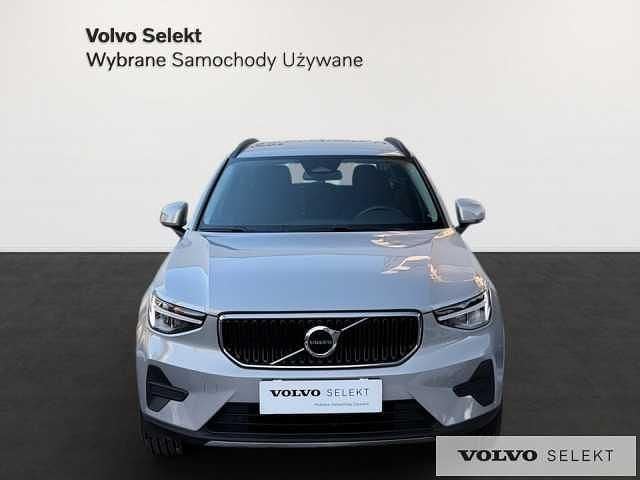 Używany Volvo XC40 163 KM (119 kW) 2023 Srebrny SUV