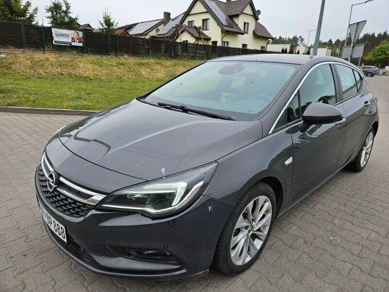 Używany Opel Astra 125 KM (91 kW) 2016 Czarny (metalik) Sedan/Limuzyna
