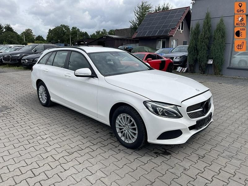 Biały Używany 2014 Mercedes C220 Kombi | 33 900 zł - Obraz 1/4