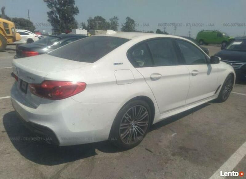 Używany BMW 530 iPerformance 248 KM (182 kW) 2019 Biały Sedan/Limuzyna