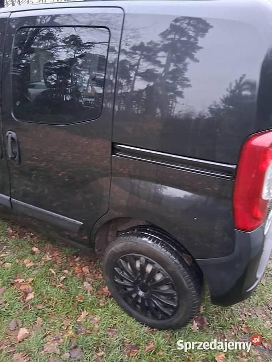 Czarny Używany 2010 Peugeot Bipper Van | 8500 zł - Obraz 1/4