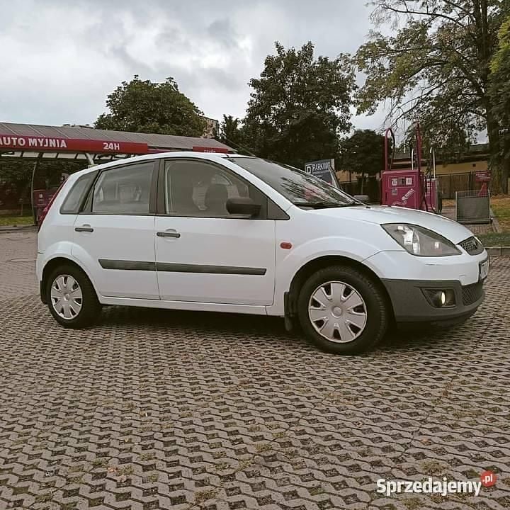 Biały Używany 2007 Ford Fiesta Sedan/Limuzyna | 5900 zł (Uczciwa cena) - Obraz 1/3