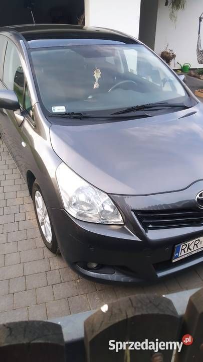 Grafitowy Używany 2011 Toyota Verso Minivan | 34 000 zł - Obraz 1/4