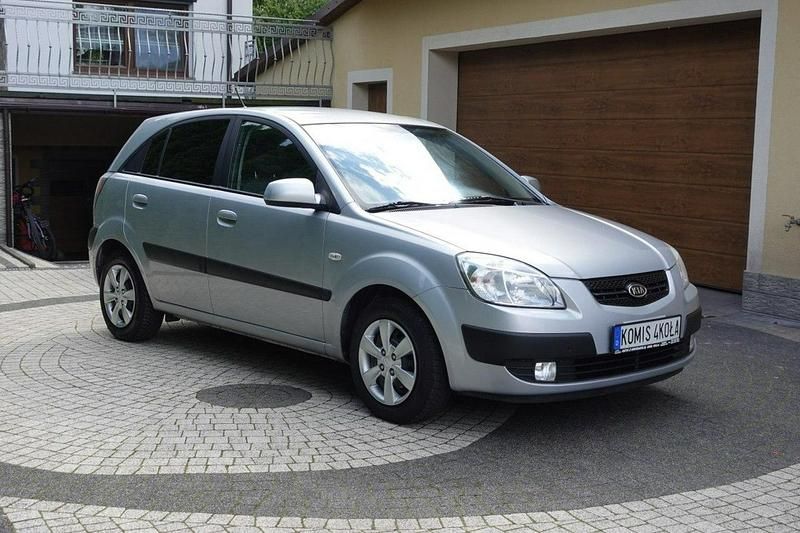 Srebrny Używany 2009 Kia Rio 2 Hatchback | 10 900 zł - Obraz 1/4