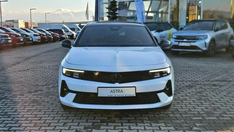 Nowe Opel Astra 130 KM (95 kW) 2025 Biały Sedan/Limuzyna