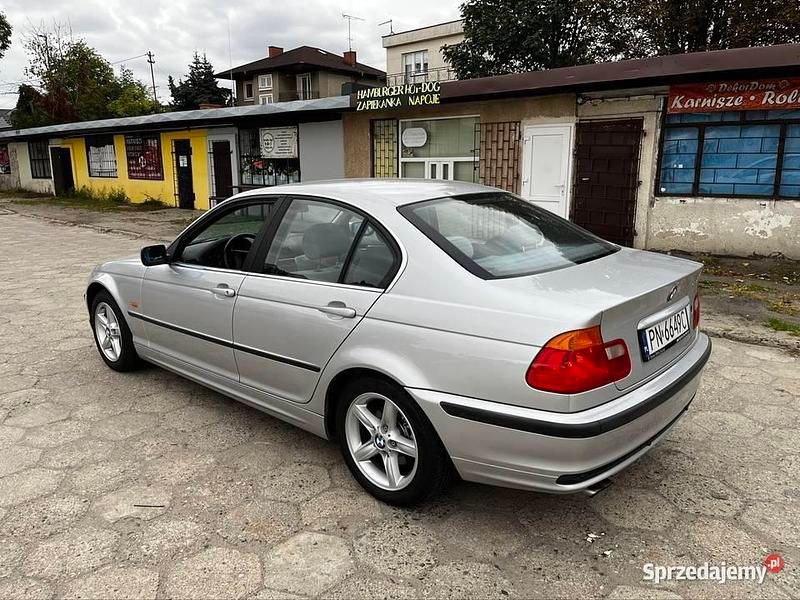 Używany BMW 320 2001 Srebrny Sedan/Limuzyna