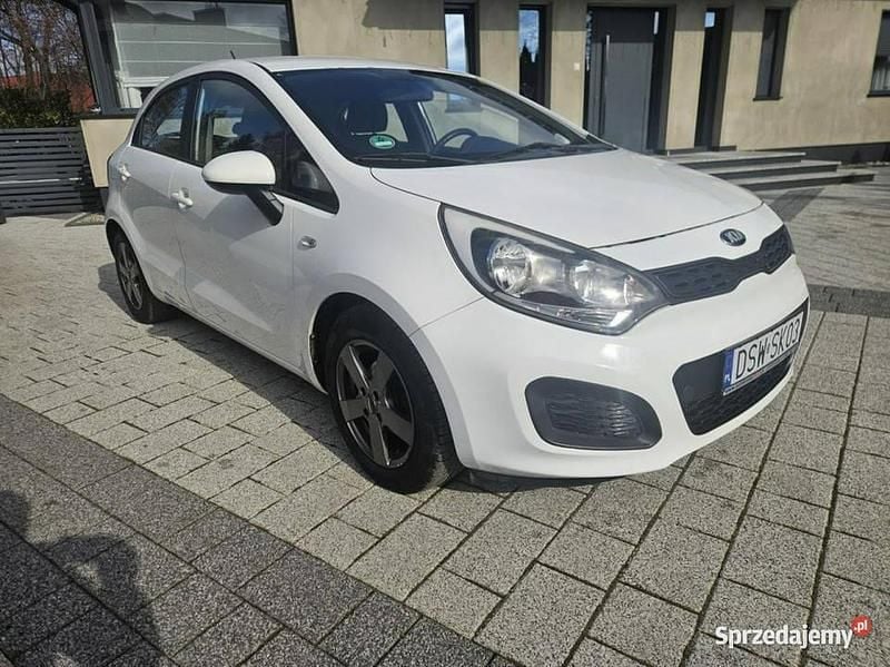Używany Kia Rio 85 KM (62 kW) 2014 Biały Hatchback