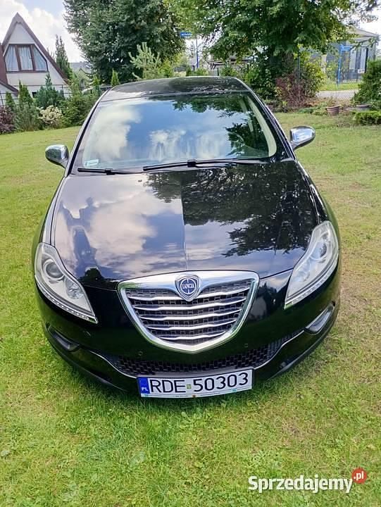 Czarny Używany 2011 Lancia Delta Hatchback | 17 900 zł - Obraz 1/4